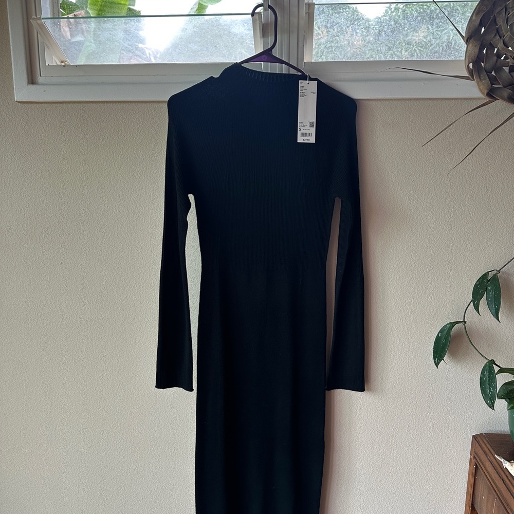 Uniqlo merino wool 3d knit dress - black - Small - new with tags